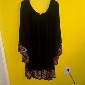 2tee Couture Black Elastic Neck Blouse